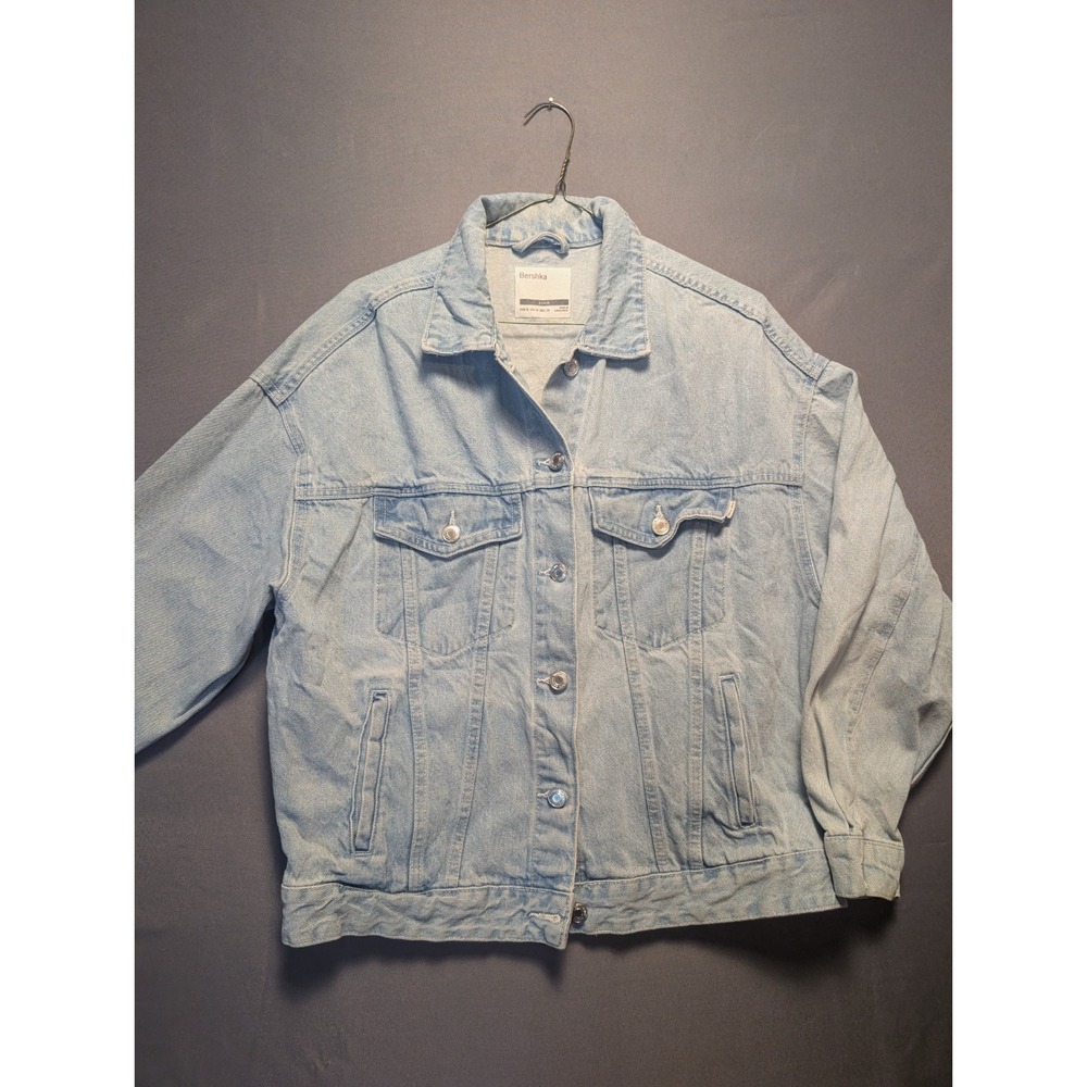 Bershka Denim Jacket Womens Medium Blue Light Wash Trucker Oversized Streetwear
